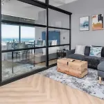 Stylish Urban Studio At One On Thibault