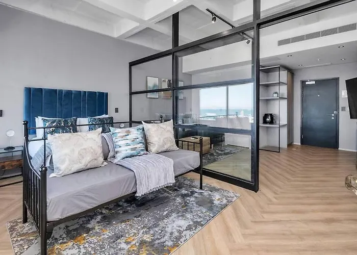 Stylish Urban Studio At One On Thibault